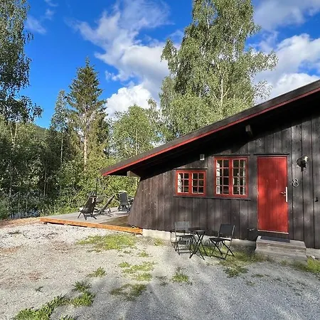 Koselig Med Uteplas Ved Hallingdalselva 펜션 알