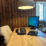 Nyaraló Koselig Med Uteplas Ved Hallingdalselva